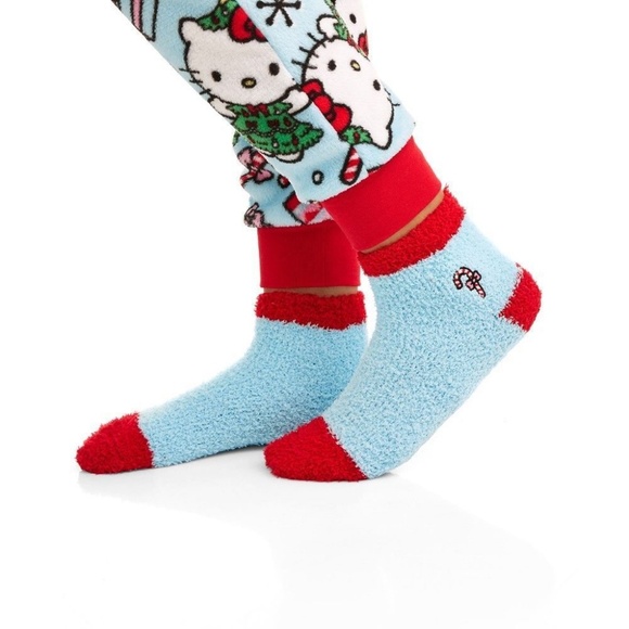 Hello Kitty pajamas 2X XL set socks christmas new - Picture 3 of 3